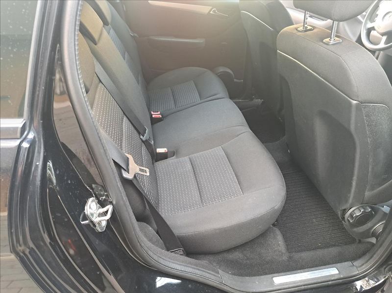 Mercedes-Benz Třídy B B180 i   1,7 - fotka 23 z 35