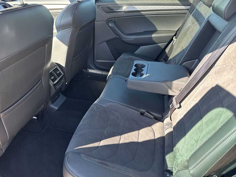 Škoda Kodiaq (2022) 2.0 TSI 4x4 DSG Style - fotka 8 z 35