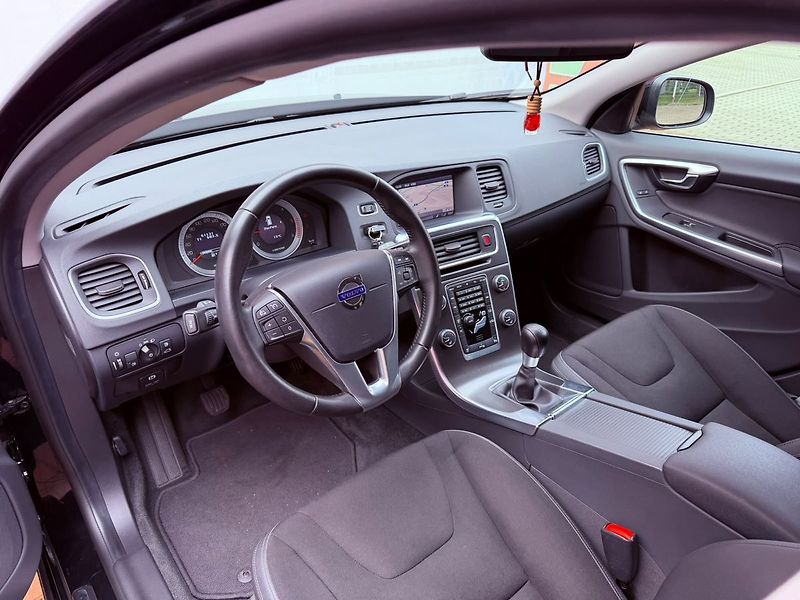 Volvo V60 D2 CrossCountry, ČR, 1.Maj - fotka 16 z 30