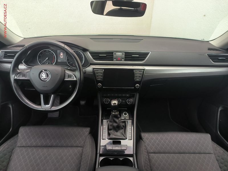 Škoda Superb (2017) 1.4 TSi, Style, bixen, panor - fotka 8 z 23