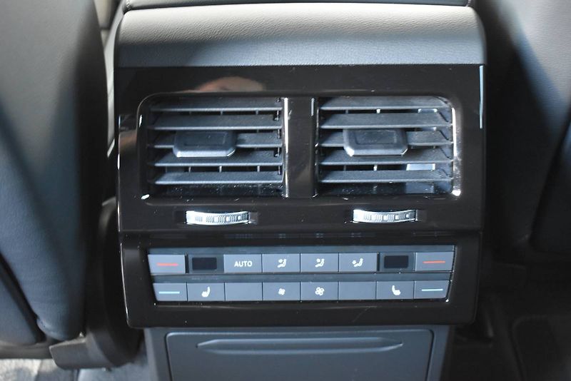 Volkswagen Touareg (2025) R-Line 3.0TDI 210kW,Webasto, T - fotka 14 z 30