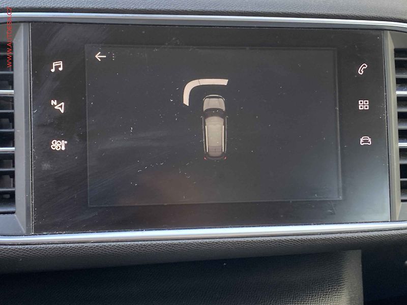 Peugeot 308 (2018) 1.6 HDi, AT, navi, AC - fotka 17 z 17