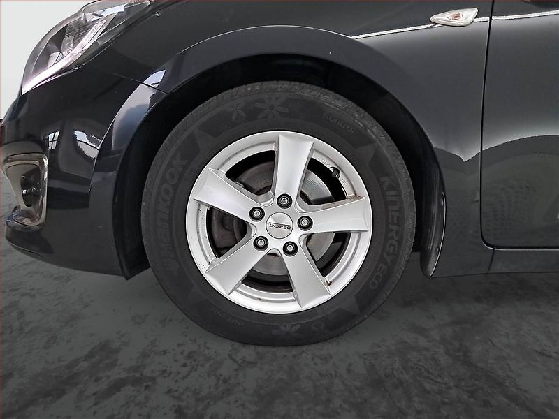 Kia Ceed (2016) 1.6 CRDi, Serv.kniha, Tempomat - fotka 15 z 20