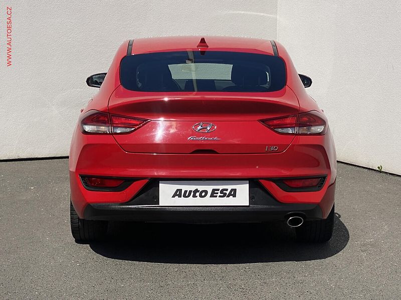 Hyundai i30 (2019) 1.4 T- GDI, ČR, AC, výhřev - fotka 5 z 19