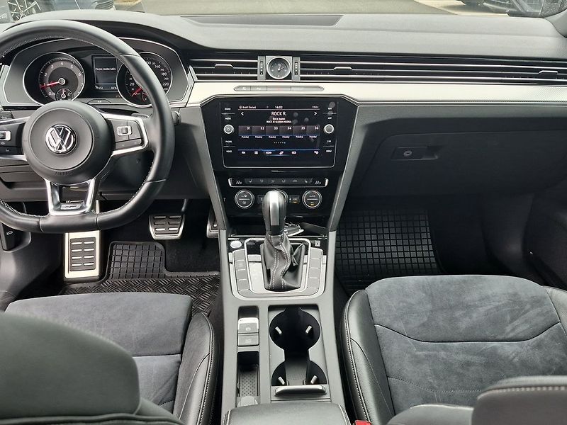 Volkswagen Arteon R-Line 2.0 TSi 140 kW DSG - fotka 12 z 25