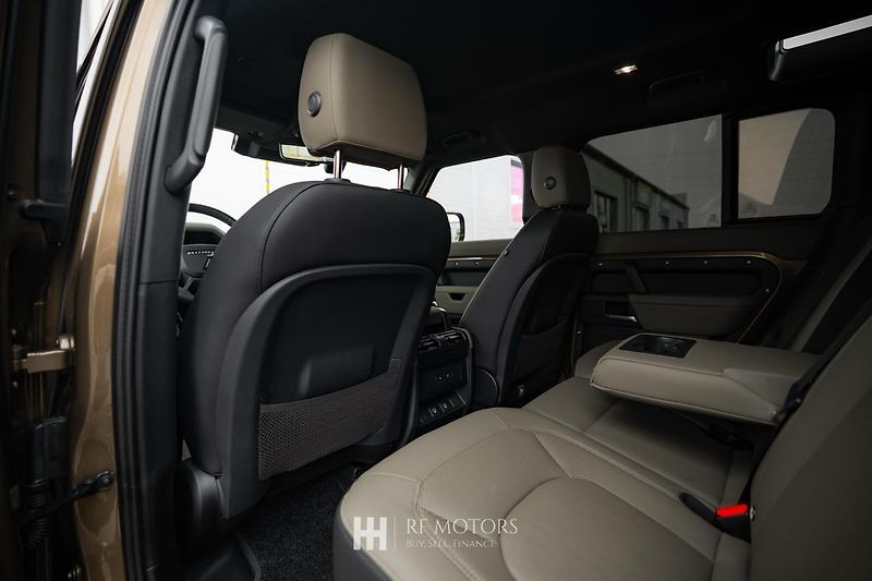 Land Rover Defender (2025) D250 MHEV X-Dynamic SE - fotka 34 z 52