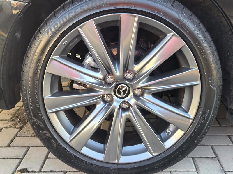 Mazda 6 2,5 Skyactiv-G 143kW A/T NEHAV - fotka 18 z 20