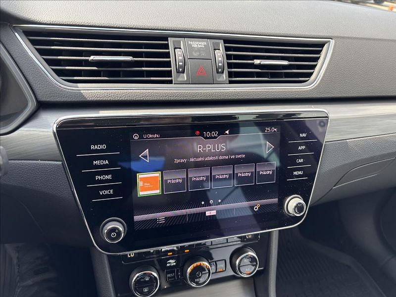 Škoda Superb 2,0 TDI 110kW Style DSG - fotka 32 z 47