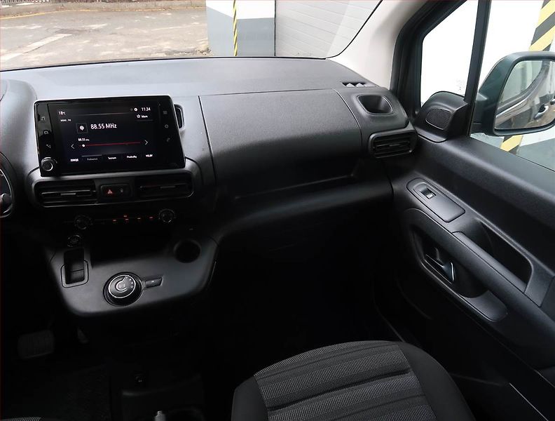 Opel Combo (2019) Maxi Enjoy 1.5 CDTI, 5Míst, ČR - fotka 8 z 20