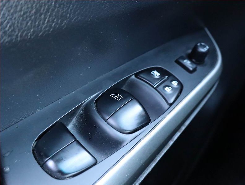 Nissan Navara (2017) 2.3 dCi - fotka 15 z 16
