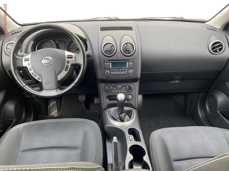 Nissan Qashqai (2011) 1.6i 7míst, Panor, +ALU - fotka 8 z 16