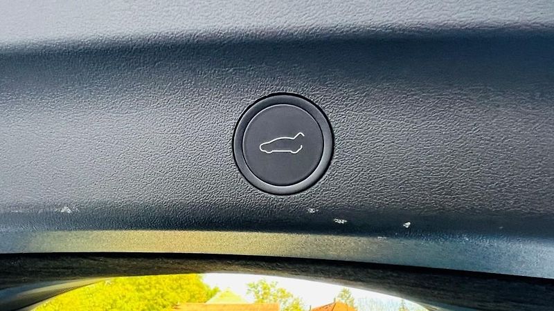 Tesla Model Y (2022) LR AWD Berlin Záruka SoH 93,4% - fotka 18 z 57