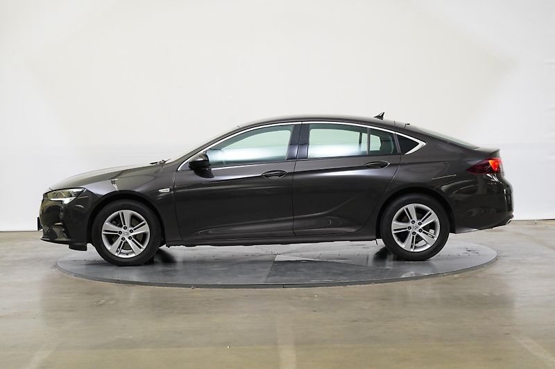Opel Insignia - fotka 3 z 23
