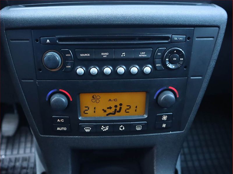 Citroën C4 (2010) 1.4 16V, Serv.kniha, po STK - fotka 12 z 14