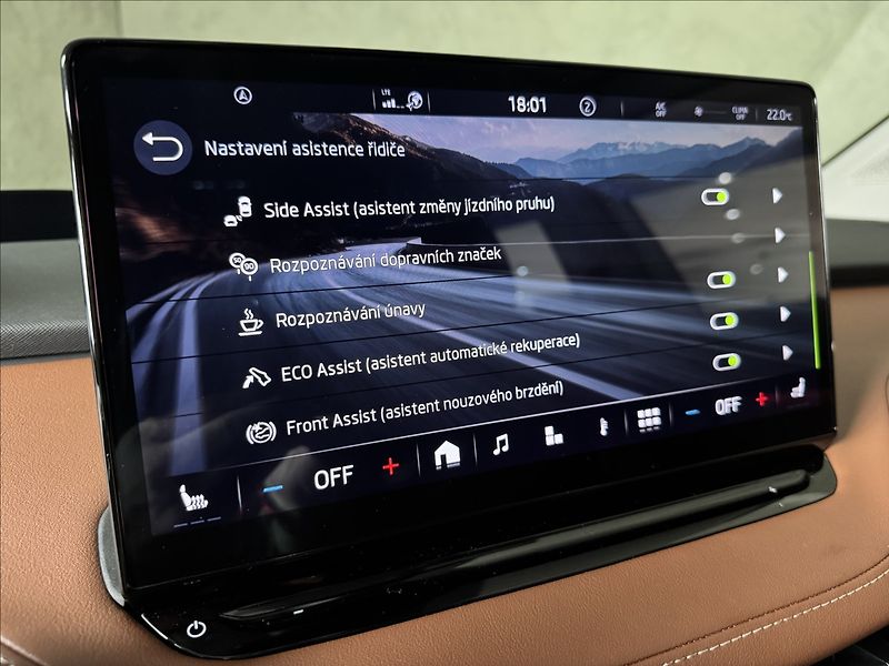 Škoda Enyaq 80 LED Matrix Assist Tepelko - fotka 26 z 50