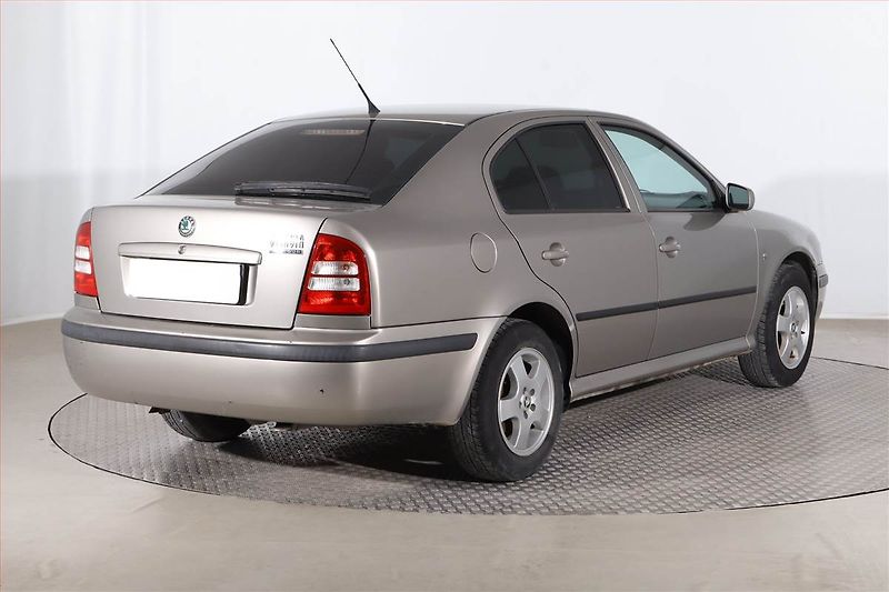 Škoda Octavia (2009) 1.6, po STK, jezdí výborně - fotka 5 z 18