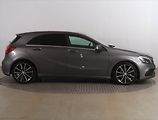 Mercedes-Benz Třídy A (2017) A 180, Kůže, Tempomat - náhled 6