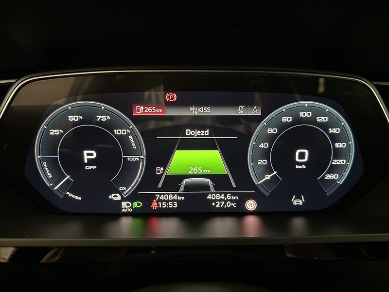 Audi e-tron 300kW S-Line exclusive - fotka 27 z 47