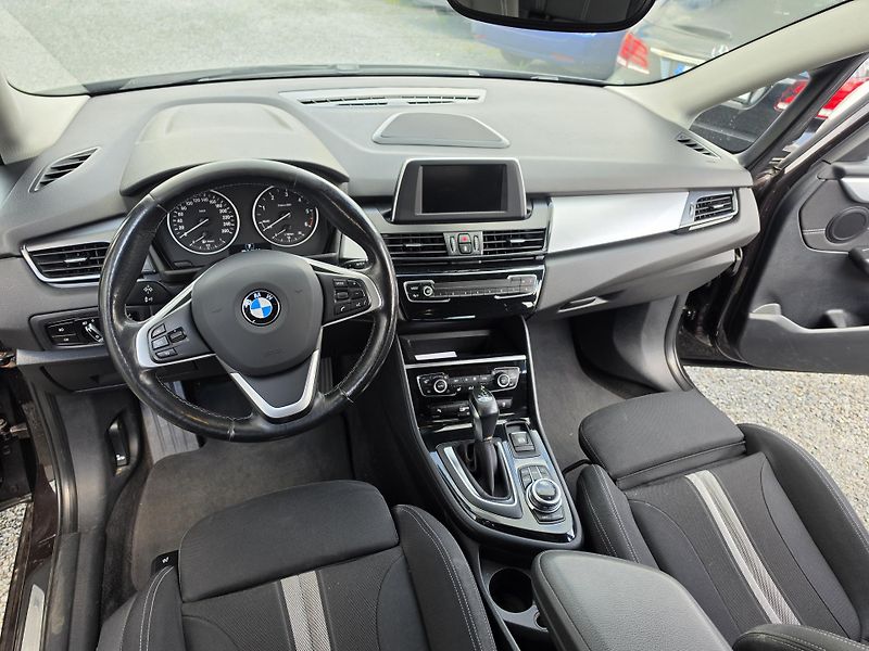 BMW Řada 2 218 Grand Tourer Automat  - fotka 10 z 19