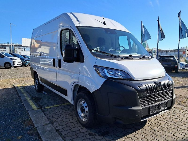 Peugeot Boxer Furgon 3000 L2H2 BlueHDi 120k - fotka 3 z 22