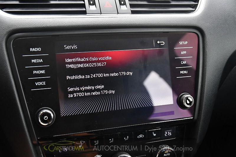 Škoda Octavia 2.0TDi STYLE EXTRA TAŽNÉ - fotka 40 z 47