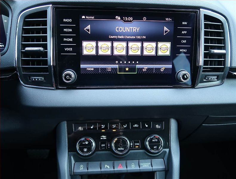 Škoda Karoq (2023) Style Plus 1.5 TSI - fotka 12 z 16