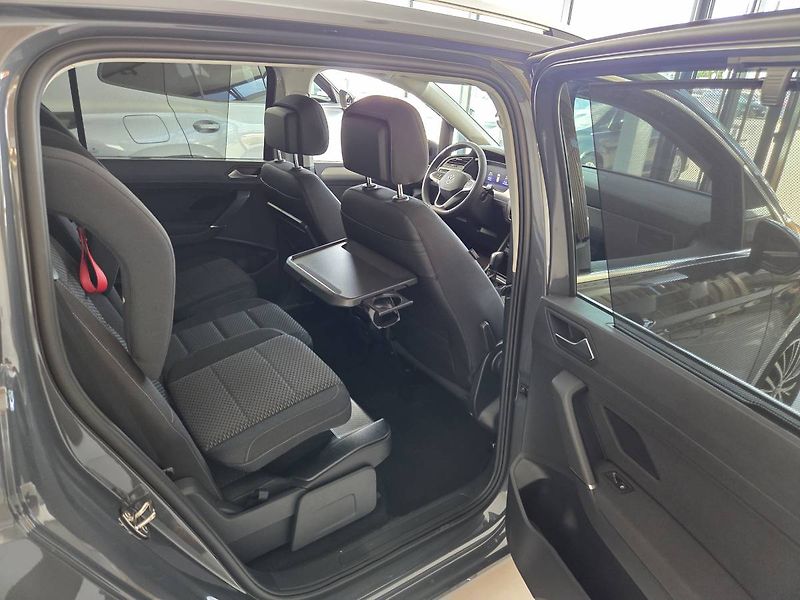 Volkswagen Touran (2026) 1.5 TSI DSG 7míst PEOPLE - fotka 26 z 34