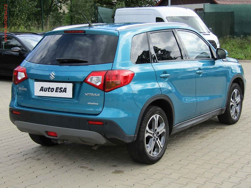 Suzuki Vitara (2017) 1.6VVT 4x4, 1.maj,ČR, LED - fotka 4 z 18