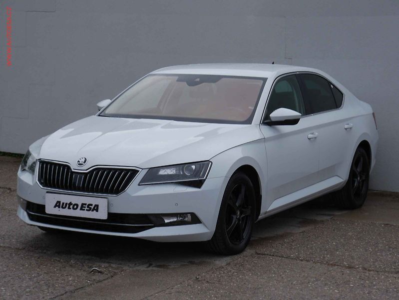Škoda Superb (2016) 2.0 TDi, ČR, bixen, autoAC - fotka 3 z 20