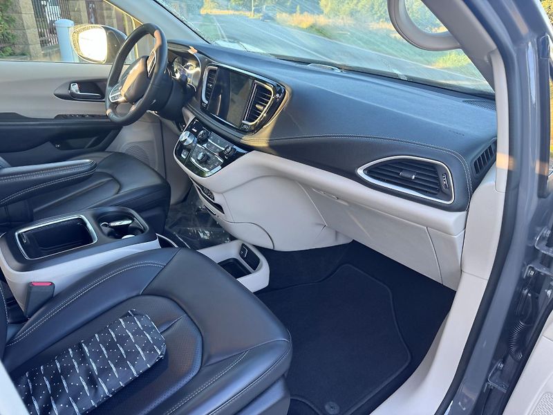 Chrysler Pacifica (2023) 3,6 Hybrid RU Radar Limit 2023 - fotka 10 z 20