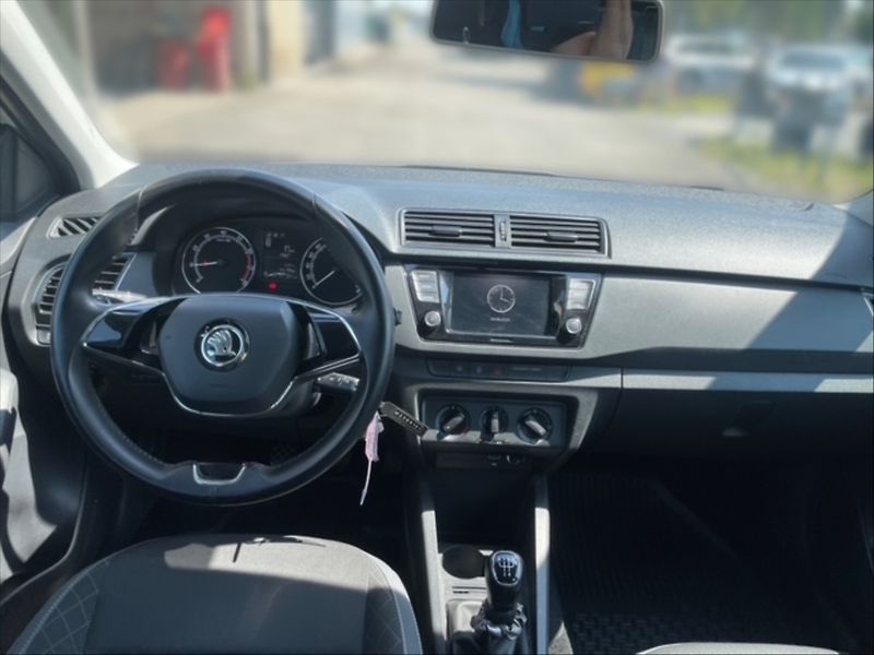 Škoda Fabia 1,0 TSI 70 Ambition - fotka 9 z 11