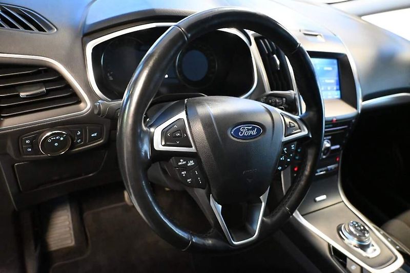 Ford S-MAX (2020) 2.0 140 KW LED ACC SONY Tažné - fotka 13 z 39