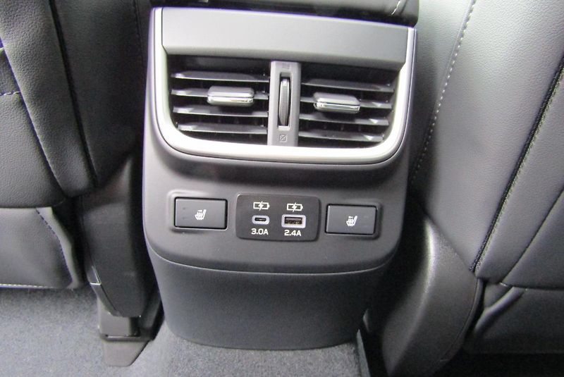Subaru Outback (2025) 2,5i TOURING MY25.5 - fotka 22 z 62