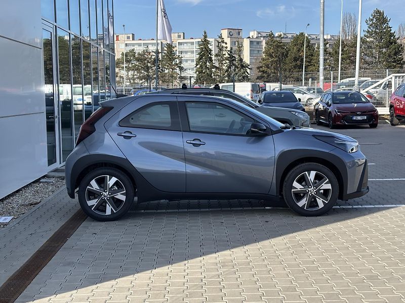 Toyota Aygo (2026) LIMITED EDITION 1,5 HEV AT - fotka 13 z 14
