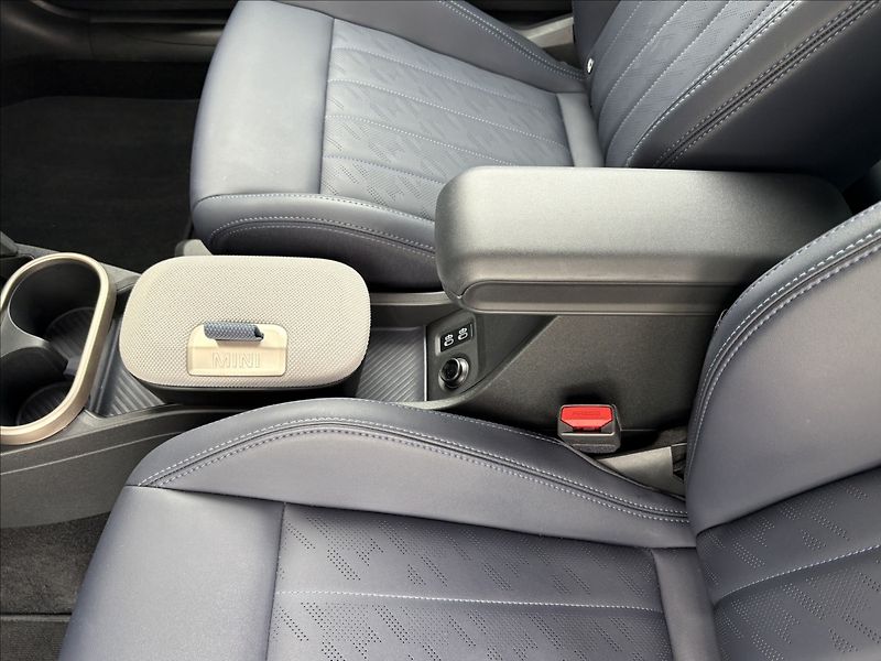Mini Cooper C 115 KW AUTOMAT JCW CZ 1 - fotka 21 z 29