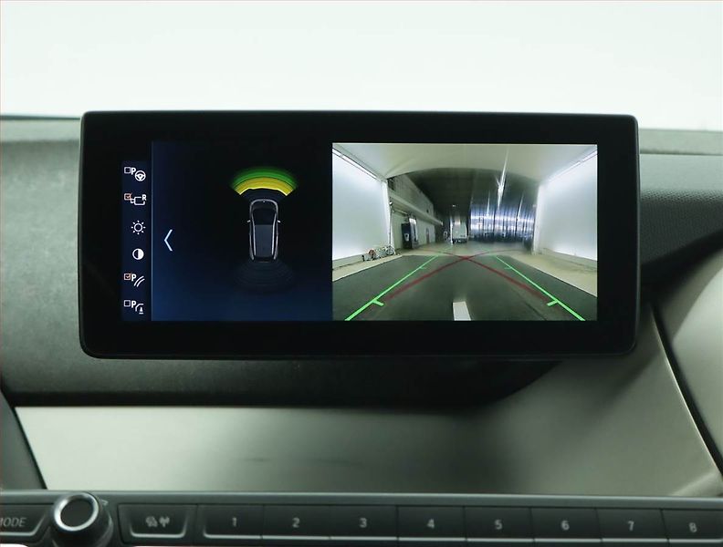 BMW i3 (2021) 120Ah BEV, SoH 92% - fotka 16 z 18