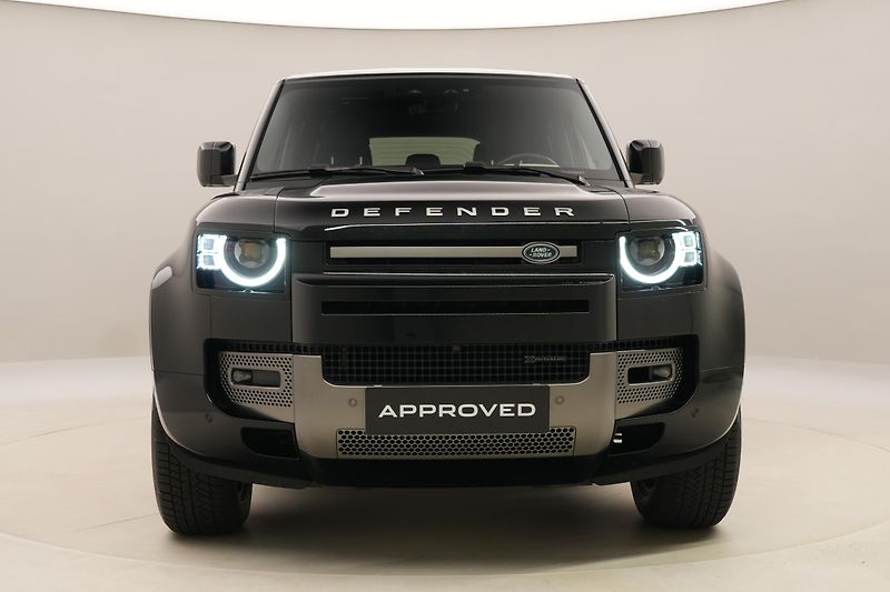 Land Rover Defender 110 D300 X-DYNAMIC AWD AUT CZ - fotka 15 z 49