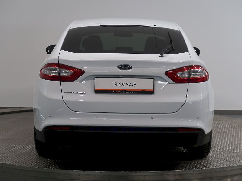 Ford Mondeo (2019) 1.5ecoBoost 121KW - fotka 9 z 31