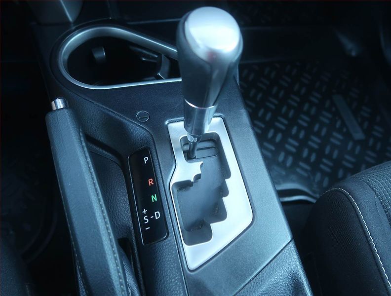Toyota RAV4 (2018) Active 2.5 Hybrid, Automat - fotka 13 z 17
