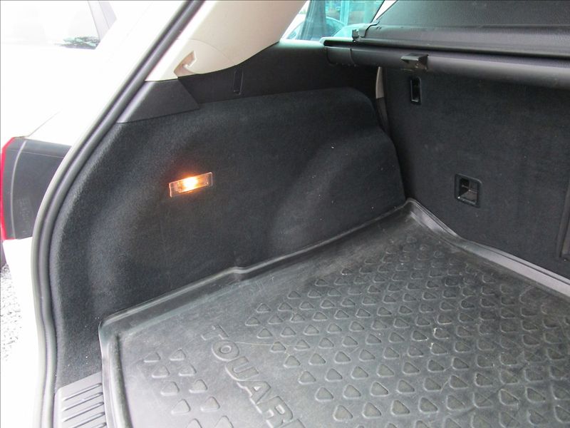 Volkswagen Touareg 3.0TDi V6  R-Line, 4x4, Bi-Xen - fotka 39 z 48