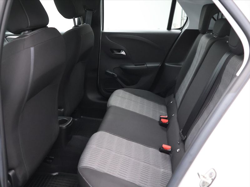 Opel Corsa 1,2 55kW Edition Tempomat CZ - fotka 11 z 25