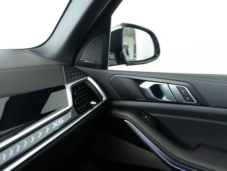 BMW X5 xDrive30d - fotka 16 z 24