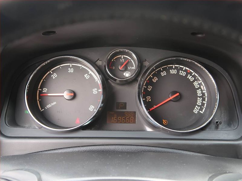 Opel Antara (2012) 2.2 CDTI, 4X4, Automat, Navi - fotka 11 z 20
