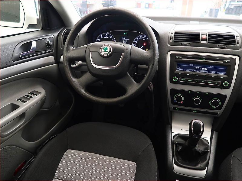 Škoda Octavia (2012) 1.2 TSI, Tempomat - fotka 7 z 15