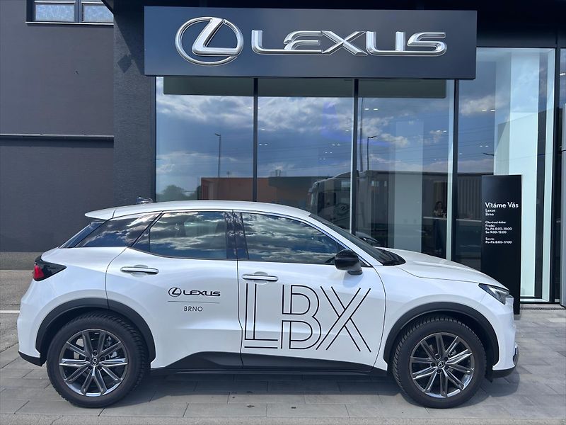 Lexus LBX 1,5   Elegant Tech Black - fotka 7 z 11