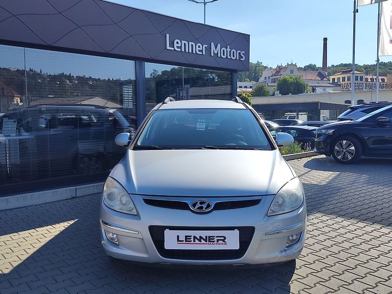 Hyundai i30 1.6 CRDI/85kW Comfort - fotka 2 z 23
