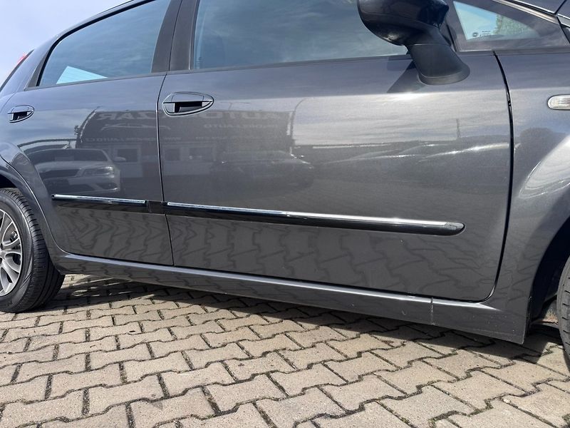 Fiat Punto (2011) 1,2i 51 KW PRVNÍ MAJITEL - fotka 18 z 42