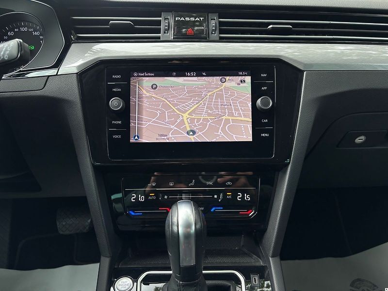 Volkswagen Passat 1.5TSI/2022/1MAJ.TAŽ.DPH.ACC-Z - fotka 44 z 52
