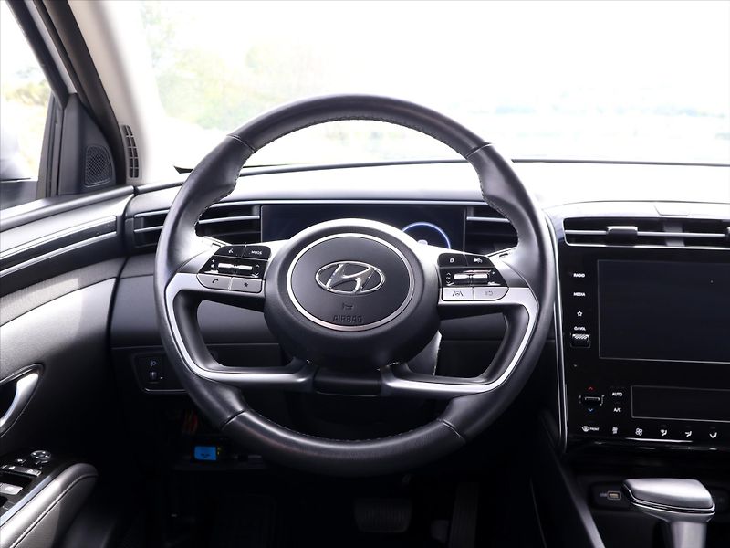 Hyundai Tucson 1,6 T-GDI 110 kW Smart Aut. DP - fotka 16 z 33