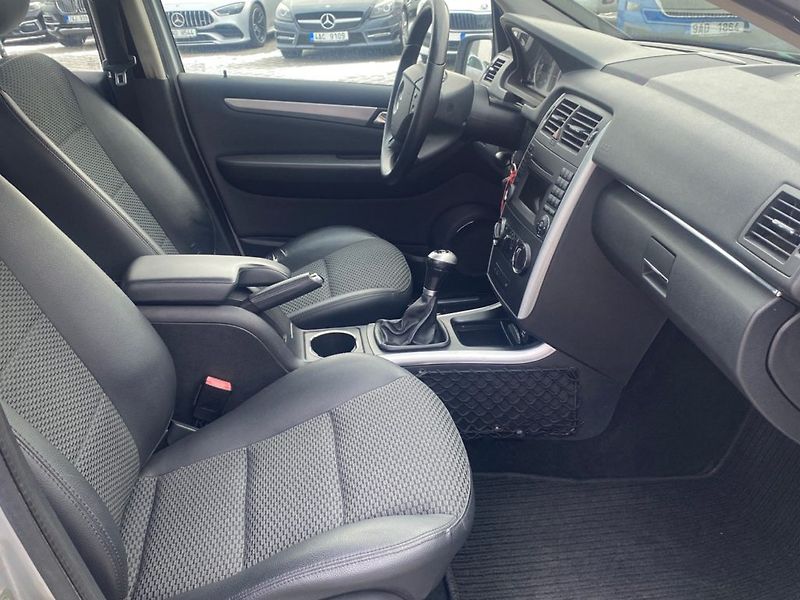 Mercedes-Benz Třídy B (2010) 180 CDI (80kW) - fotka 7 z 24